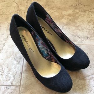 Steve Madden Black Suede Pumps